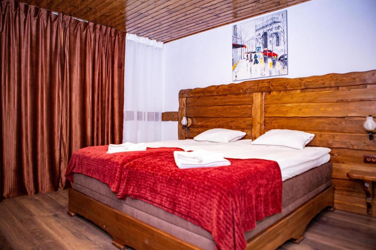 Vila Swe Sar Hotel Curtea De Arges Exterior photo