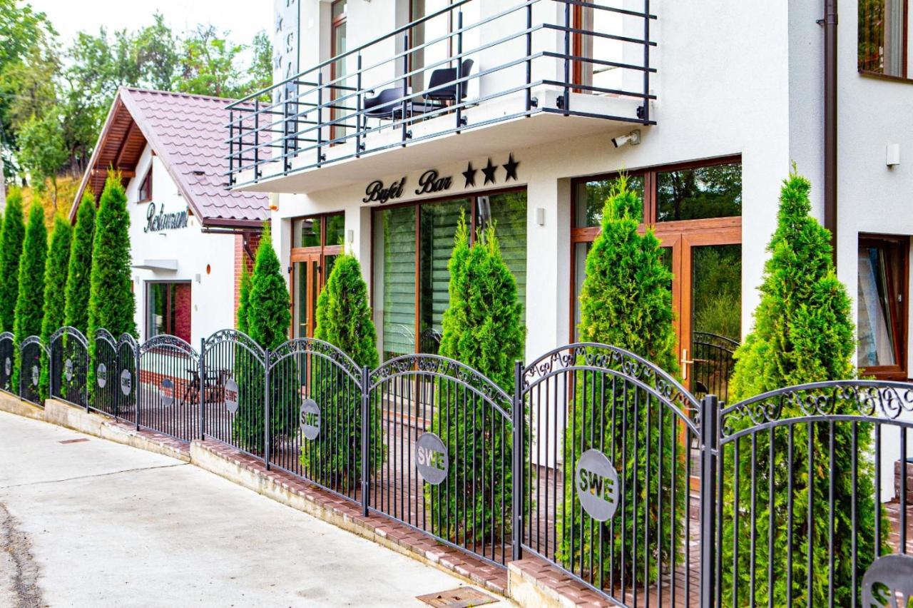 Vila Swe Sar Hotel Curtea De Arges Exterior photo