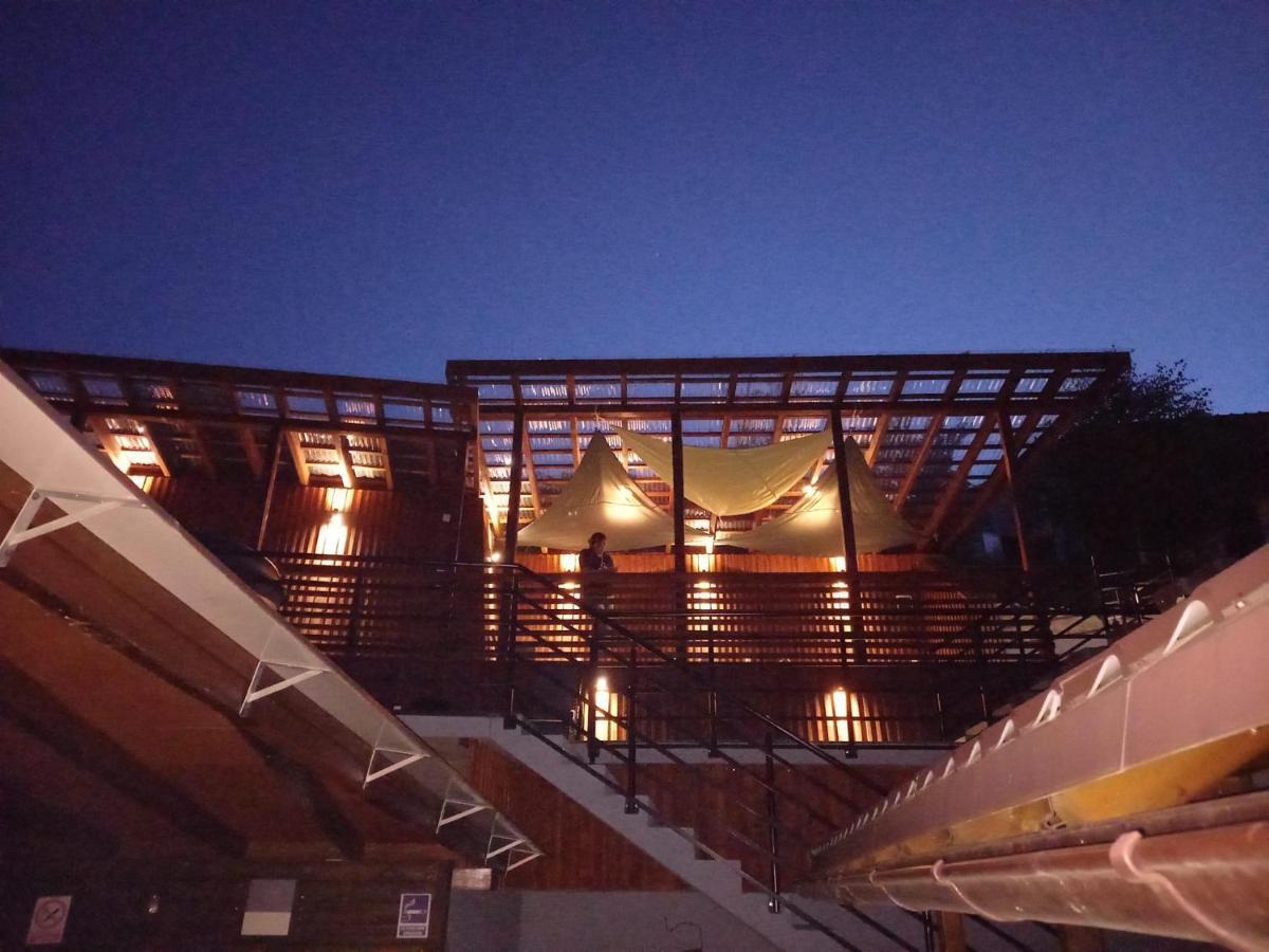 Vila Swe Sar Hotel Curtea De Arges Exterior photo